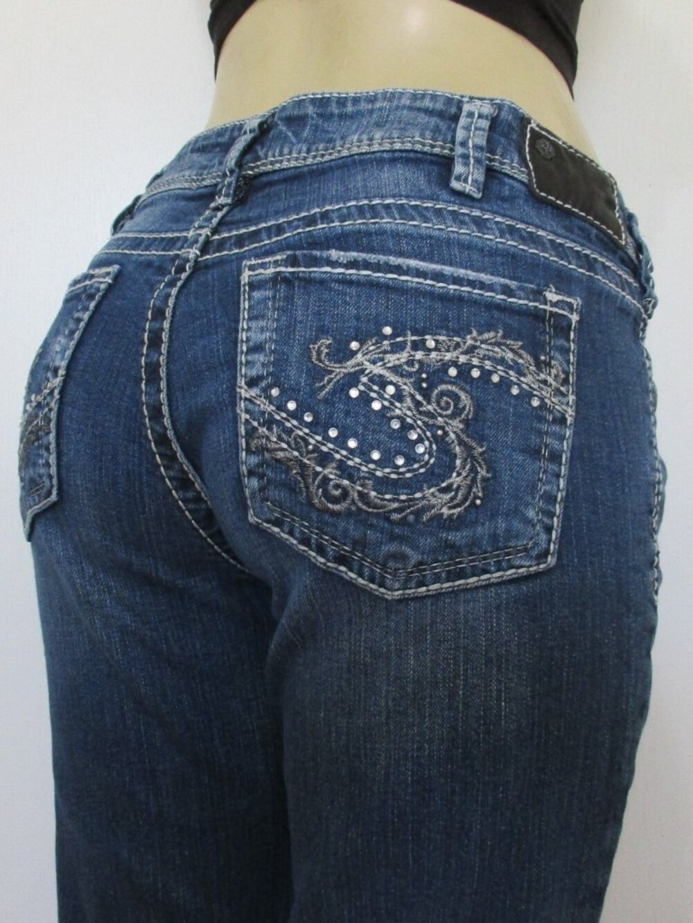 SILVER Jeans Size 32 Suki Boot Cut Denim